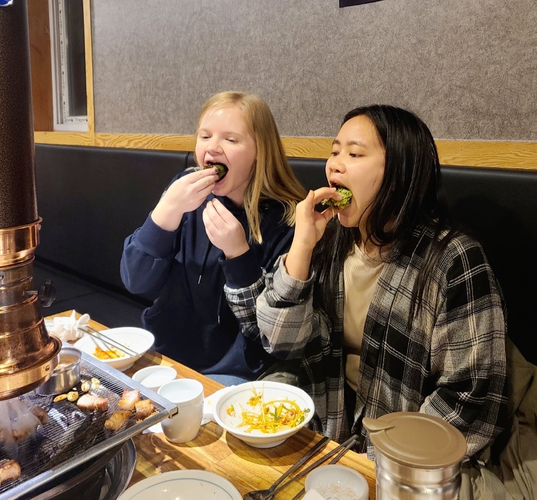 Jessica+and+Emma1.jpg